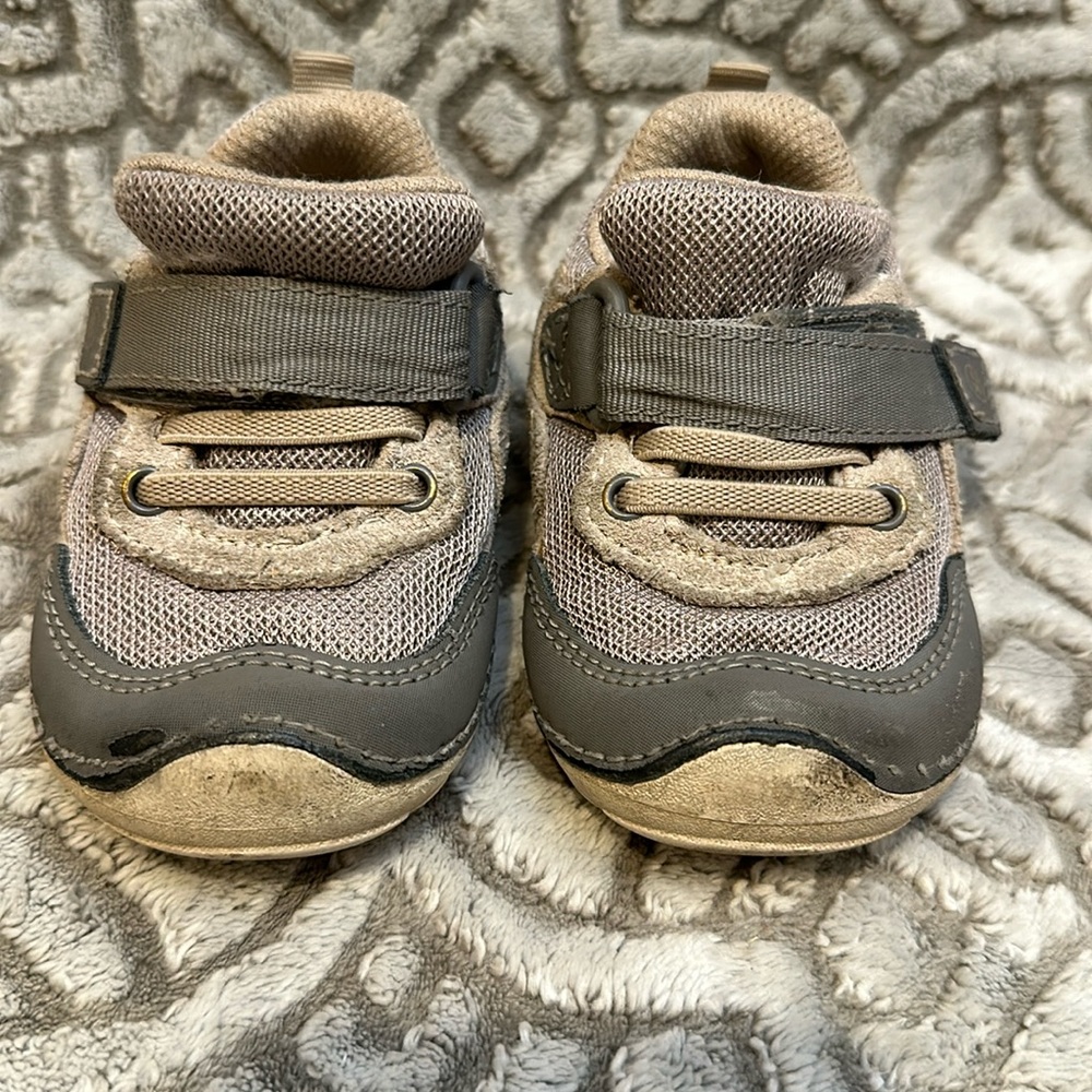 Stride Rite Soft Motion Size 4M (Toddler)
